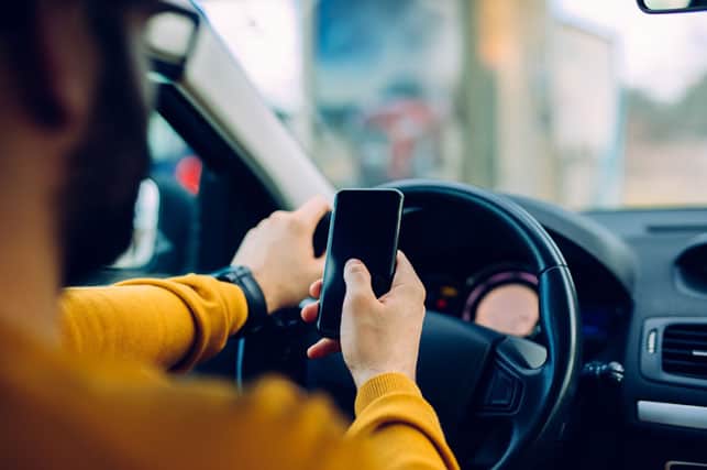 Multa per guida con cellulare: si può contestare?